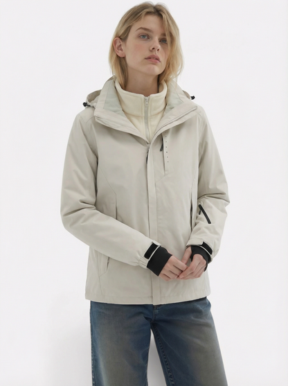 Woman wearing a beige jacket